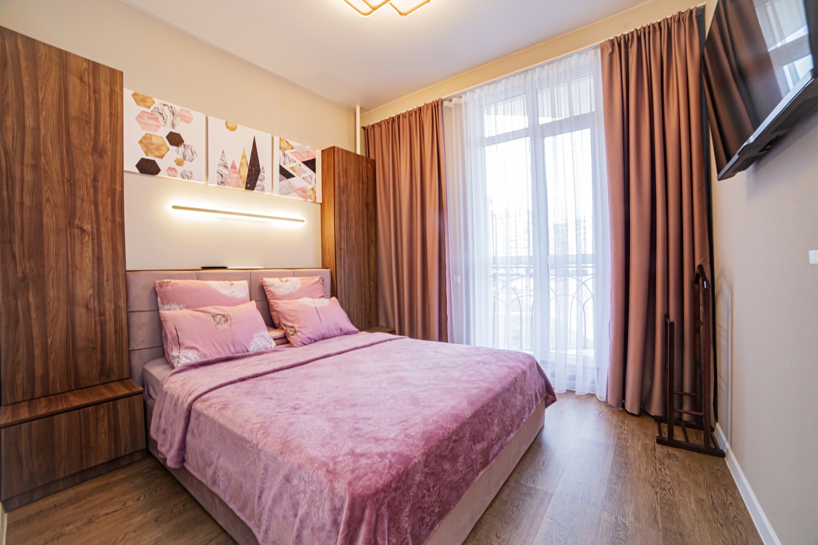 Chernomorsky-2 Bedrooms Luxury Suite