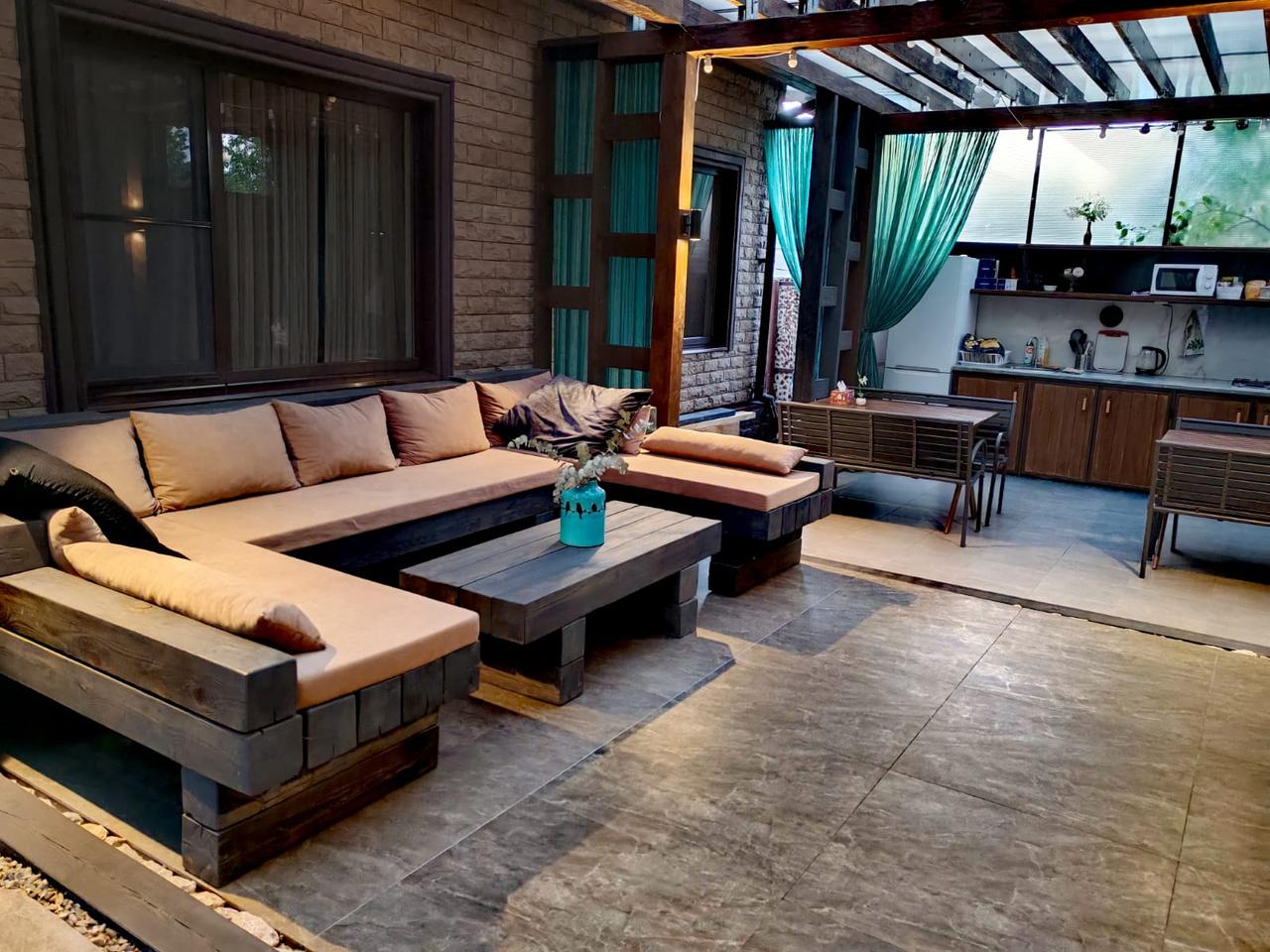 Дом на улице Леселидзе 15